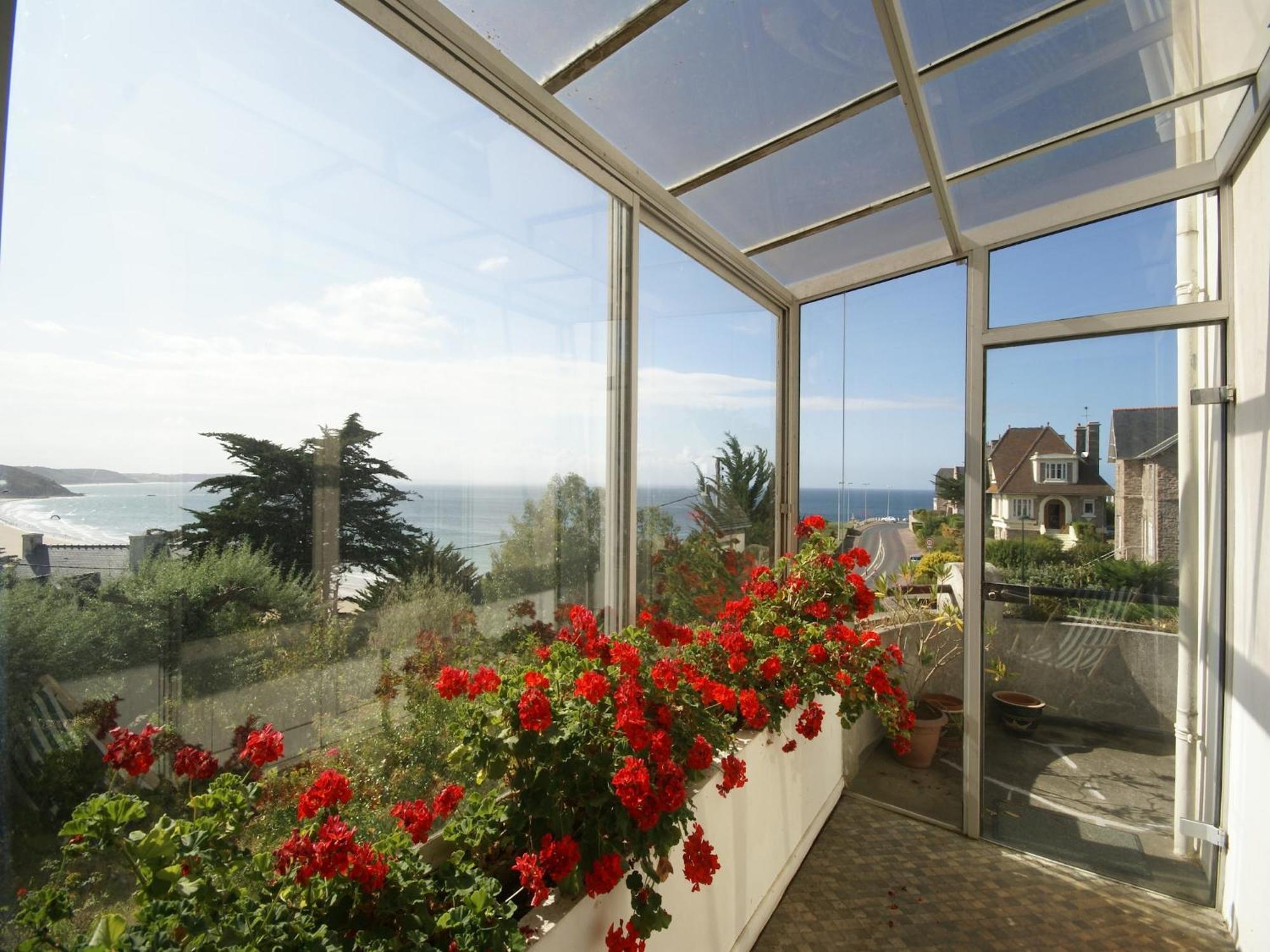 Beautiful Holiday Home With Sea View In Erquy Esterno foto
